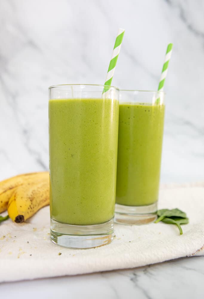 Boost Health with Mango Lime Green Smoothie: Vitamins & Detox